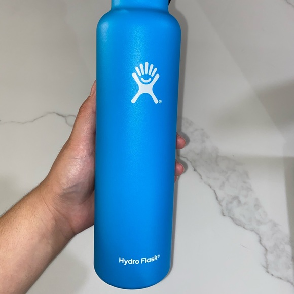 Blue Hydro Flask - Picture 2 of 4